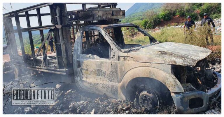 Incendio en el basurero de El Limón de Papatzindán consume camioneta propiedad del Ayuntamiento de Tiquicheo, no se reportan heridos