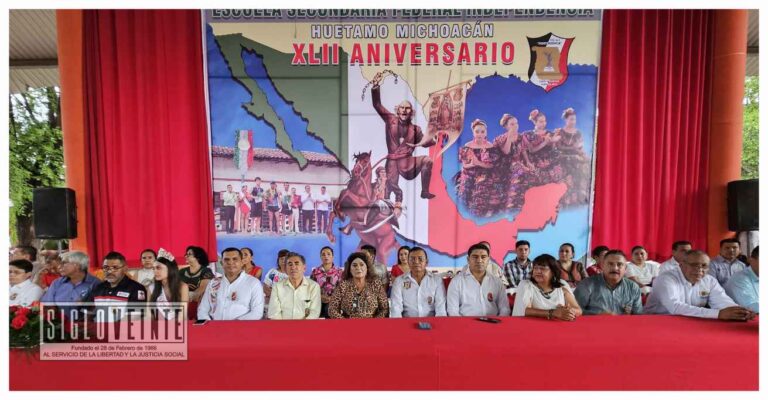 La Escuela Secundaria Federal No. 2 Independencia de Huetamo celebra su XLII aniversario