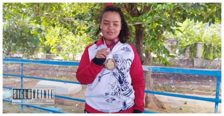 Dafne Monserrat Ortega de Tuzantla, obtiene medalla de oro en los Juegos Paranacionales CONADE 2023 que se celebran en Cancún