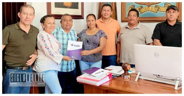 Entrega de créditos del programa Fuerza Mujer en Nocupétaro impulsa el emprendimiento femenino, se han apoyado 32 micronegocios