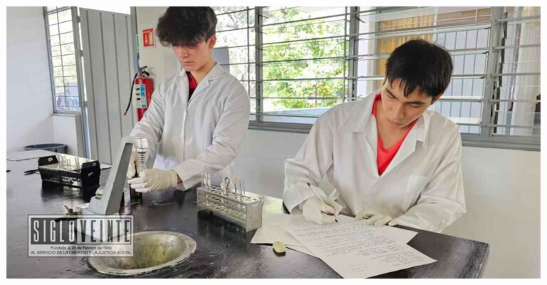 Alumnos del CECYTEM plantel Guacamayas competirán en la Olimpiada Nacional de Química