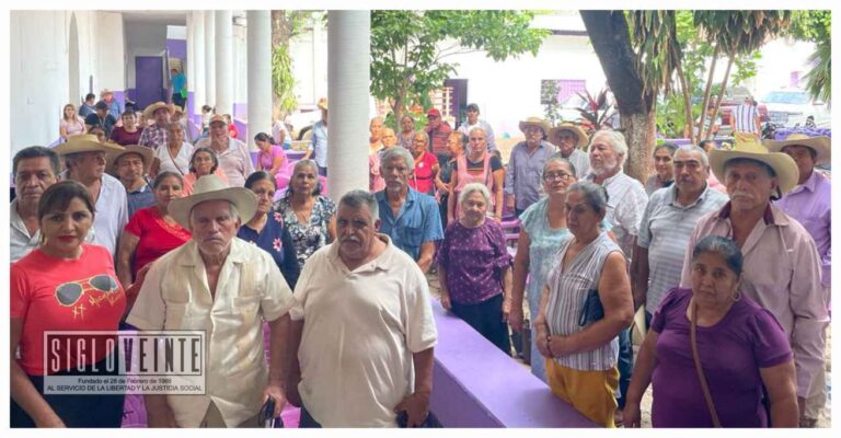 Encabeza Catalina Pérez Negrón reunión informativa sobre el Programa Reencuentro Familiar en Tiquicheo, viajarán a Estados Unidos 126 adultos mayores