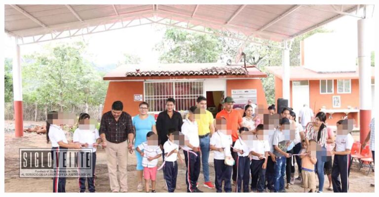 Gobierno municipal de Huetamo brinda protección a estudiantes con la construcción de una techumbre en la Escuela Primaria «Ignacio Zaragoza» de Agua de la Virgen