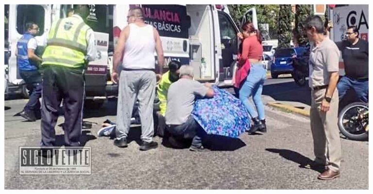 Motociclista es impactado por camioneta que huyó del lugar, el conductor queda lesionado