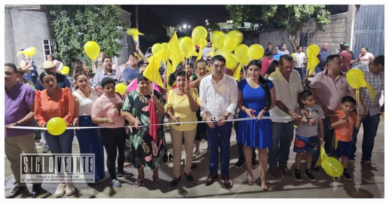 Gobierno de Huetamo entrega a vecinos la pavimentación, introducción de la red de agua potable y drenaje sanitario de la calle Ignacio Ayala
