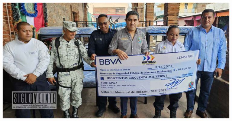 Gobierno de Huetamo entrega incentivos económicos y mejoras para las fuerzas municipales