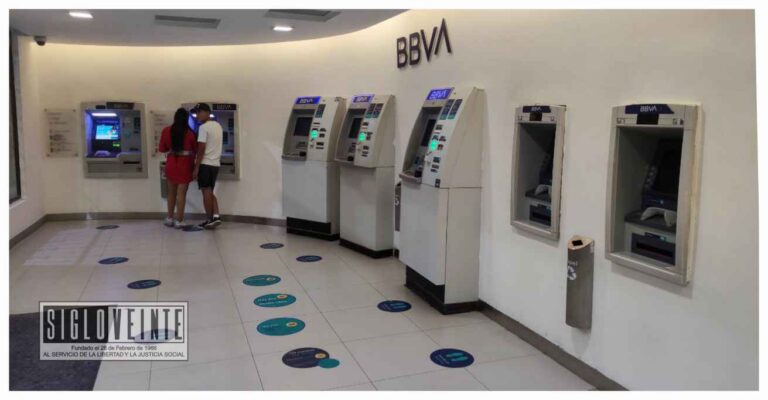 ¿Retiras del cajero de BBVA? Estas son las comisiones que cobrará el banco para el 2024