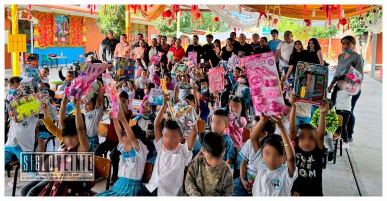 El Colegio de Bachilleres Plantel Huetamo realiza con éxito la entrega de juguetes a niñas y niños del CAM y preescolares