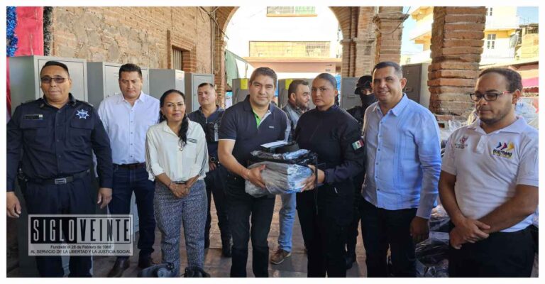 El alcalde Pablo Varona fortalece la seguridad en Huetamo con la entrega de uniformes y equipamiento