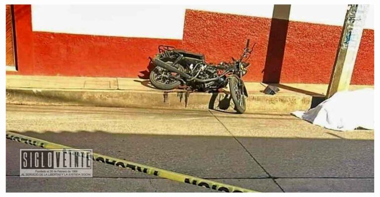 Joven motociclista fallece tras impactarse contra poste de energía eléctrica