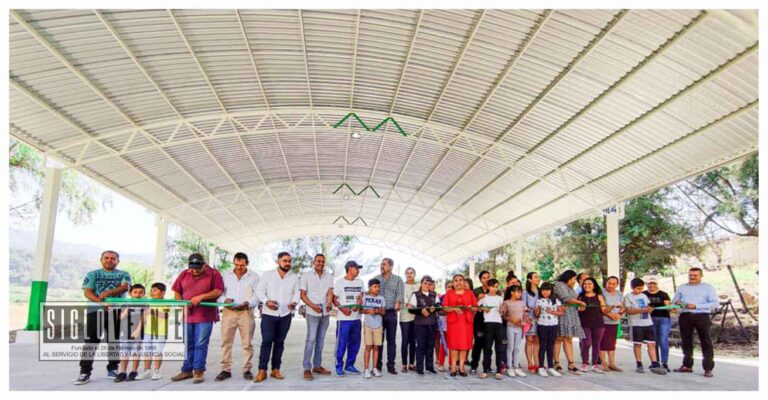 Entrega Cornelio Ríos domo en la cancha de básquetbol de Guanoro para beneficio comunitario