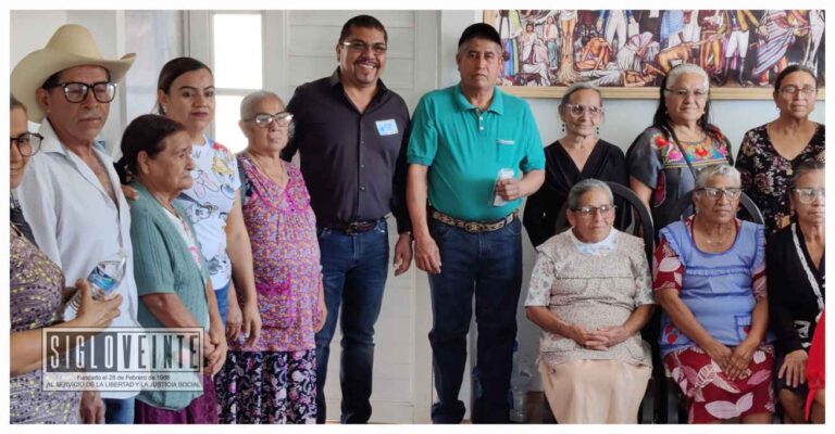 Entrega Cornelio Ríos lentes a adultos mayores en Juárez para mejorar la calidad de vida de la población vulnerable
