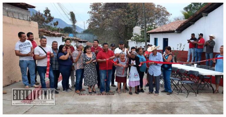 Entrega el alcalde de Nocupétaro la pavimentación de la calle Francisco J. Mújica de la cabecera municipal