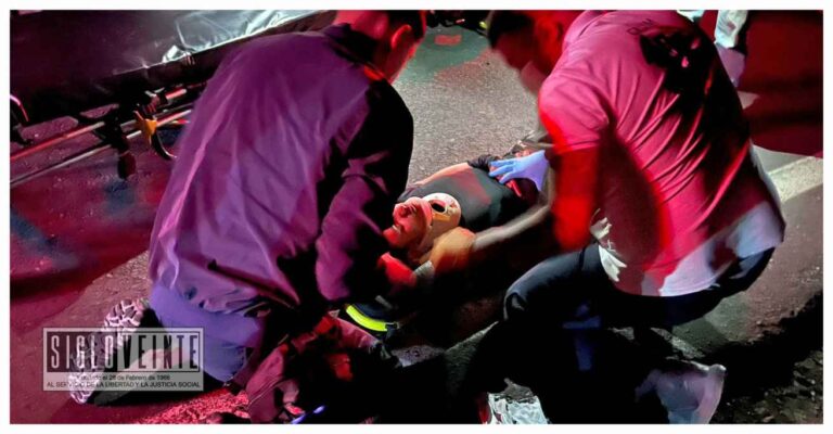 Motociclista sufre lesiones tras perder el control de su unidad en Nocupétaro