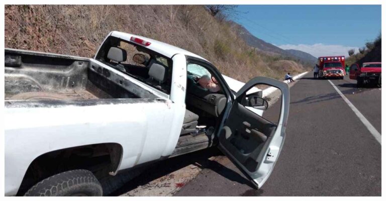 Agresión a tiros y accidente vehicular en la Autopista Siglo XXI deja varios heridos
