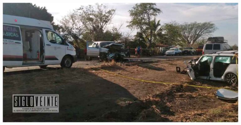 Chocan de frente dos camionetas en la carretera Tiripetío-La Eréndira cerca de La Parotita, deja múltiples lesionados y una posible víctima mortal