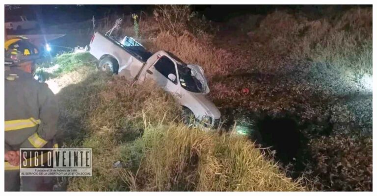 Tres personas pierden la vida tras trágico accidente en Tarímbaro, camioneta cae a canal de riego