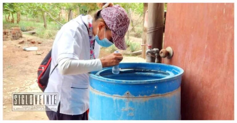 Mantén limpios los recipientes de agua para prevenir el dengue: SSM