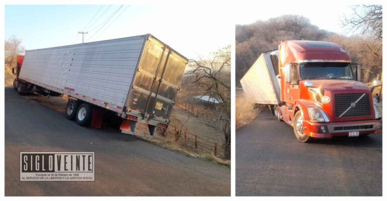 Tráiler cargado de melones cae a la cuneta en la carretera federal Huetamo-Ciudad Altamirano