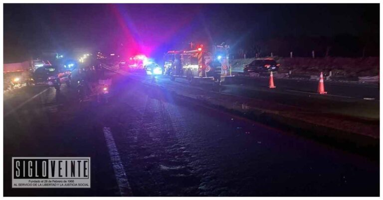 Choque de dos autos en la Calzada La Huerta de Morelia deja ocho heridos