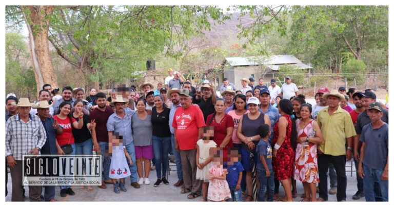 El candidato del PRD a la alcaldía de Carácuaro Hever Tentory, se acerca a la comunidad de El Tepehuaje para escuchar demandas