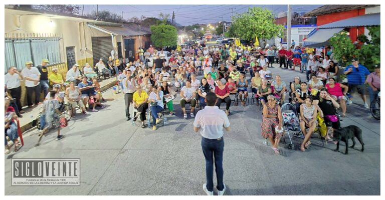 Pablo Varona Estrada presenta proyectos y compromisos en barrios y colonias de Huetamo