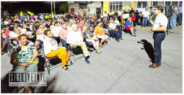 Pablo Varona crea compromisos en su visita a barrios y colonias de la cabecera municipal de Huetamo