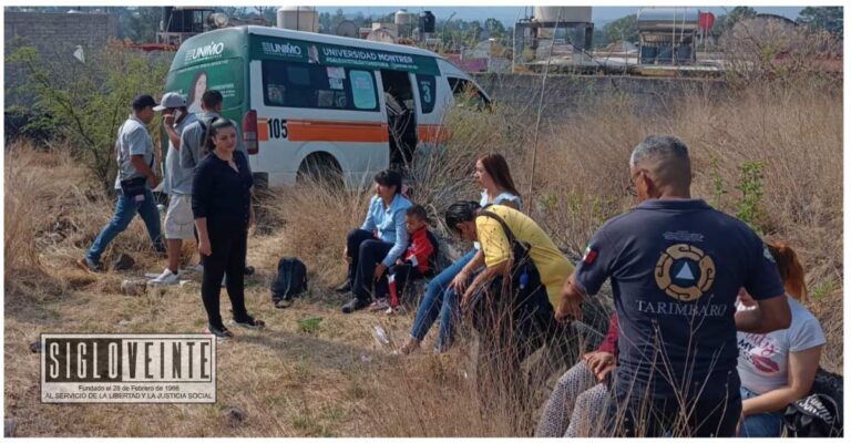 Accidente de combi de la ruta naranja deja 12 pasajeros lesionados