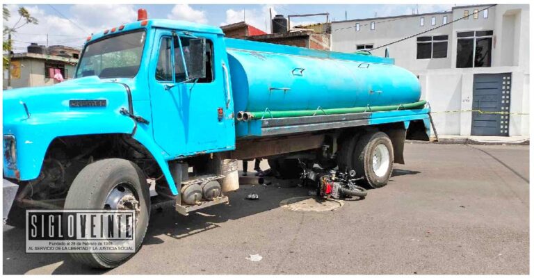 Adolescente resulta malherido al quedar debajo de pipa que transportaba agua en Morelia