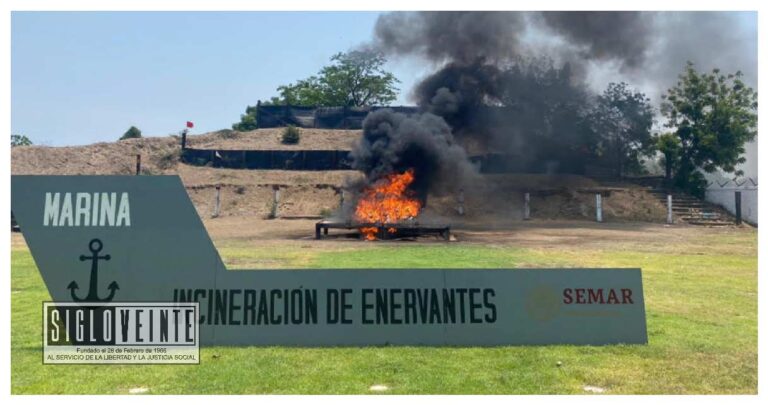 Incinera la Fiscalía General de la República más de 900 kilos de cocaína en Michoacán