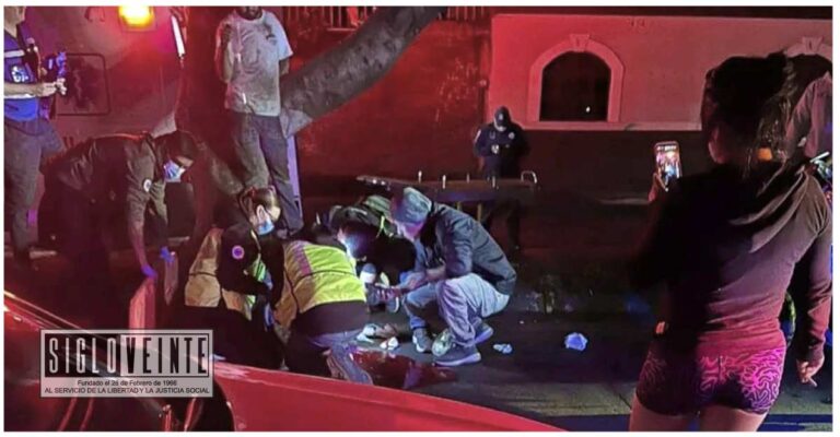 Joven motociclista sufre grave accidente en la Colonia México de Uruapan