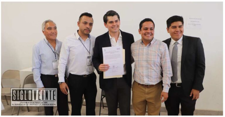 Recibe Toño Ixtláhuac constancia de mayoría como alcalde electo de Zitácuaro para un segundo periodo consecutivo