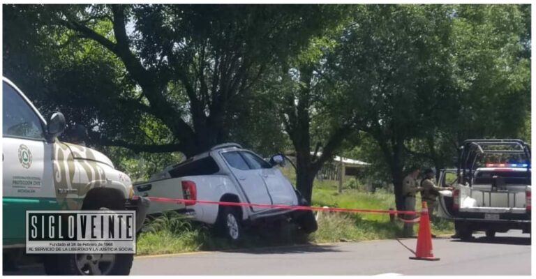 3 integrantes de familia muertos en accidente sobre la carretera Morelia-Pátzcuaro