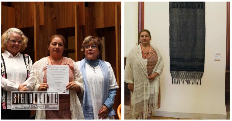 Artesana michoacana recibe máximo galardón nacional de arte popular, participó con un rebozo de algodón azul marino con franjas blancas de patakua