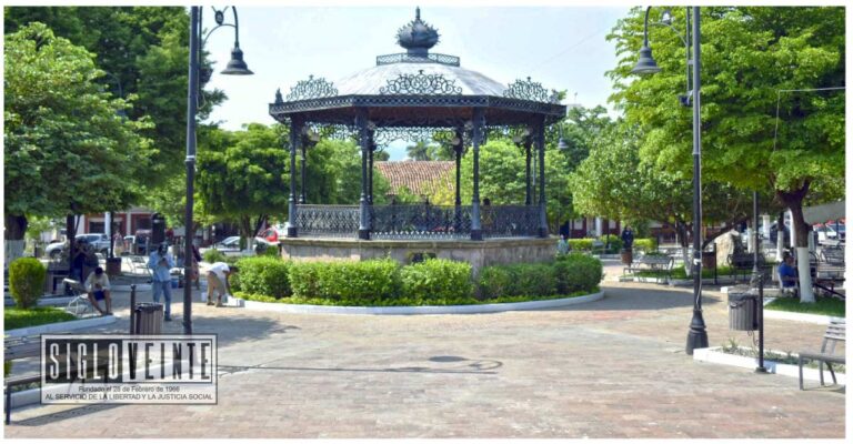 Culminó la rehabilitación del Jardín Principal de Huetamo, informó el alcalde Pablo Varona