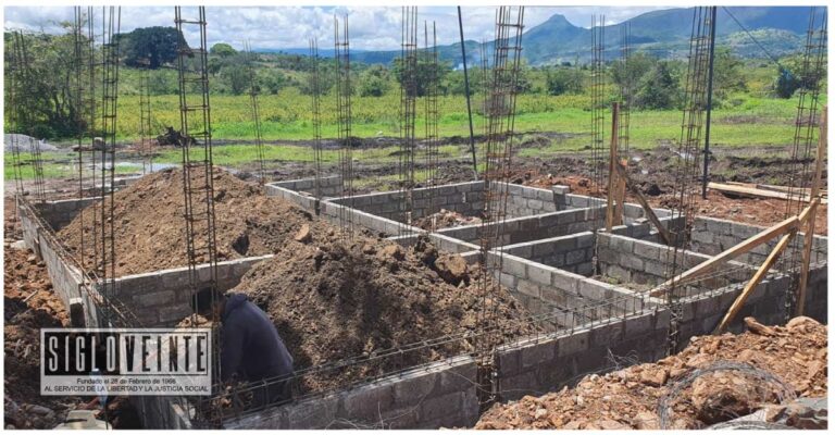 El alcalde de Juárez, Cornelio Ríos impulsa la salud con la construcción de una clínica en la comunidad de Santa Ana de Guerrero