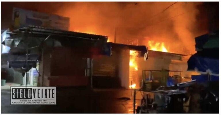 Incendio en el Mercado Nuevo Lázaro Cárdenas en Ciudad Altamirano deja miles de pesos en pérdidas
