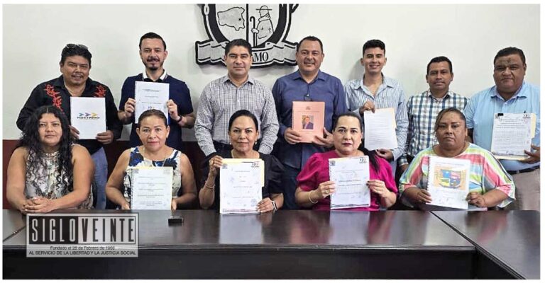 Síndica y regidores del Ayuntamiento de Huetamo presentan su informe de actividades