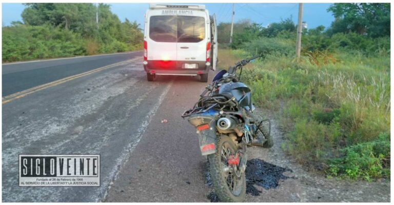 Chocan dos motociclistas en carretera federal Ciudad Altamirano-Tlapehuala a la altura del crucero de la localidad de Tanganhuato