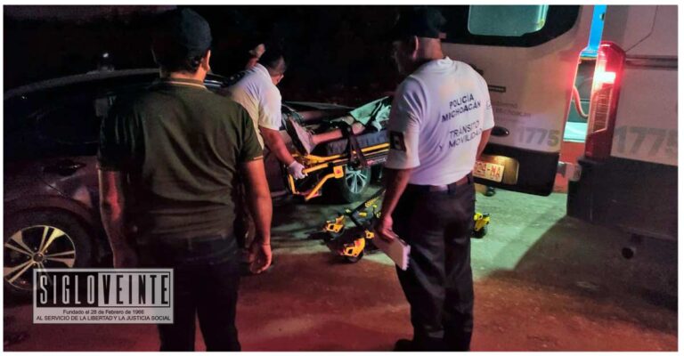 Ciclista pierde el control y se estrella contra barda en Huetamo