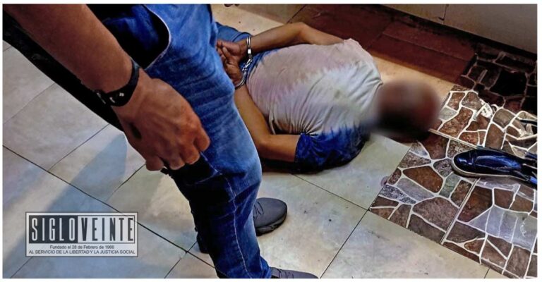 Hombre fue apuñalado en la espalda durante pelea en mercado de Apatzingán