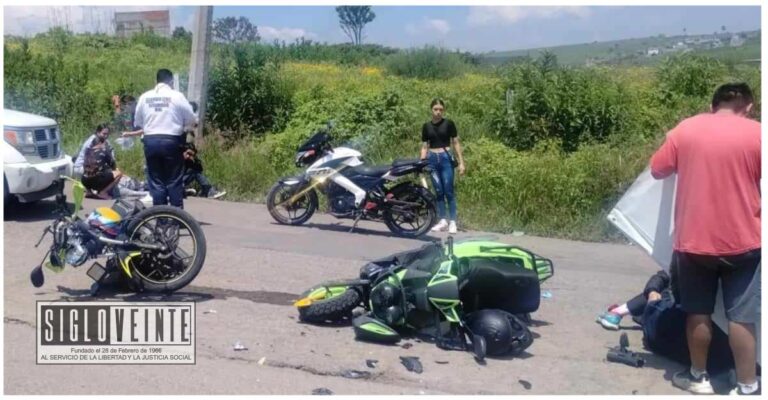 Jugando carreras chocan dos motocicletas en Villas Oriente en Morelia, hay tres lesionados