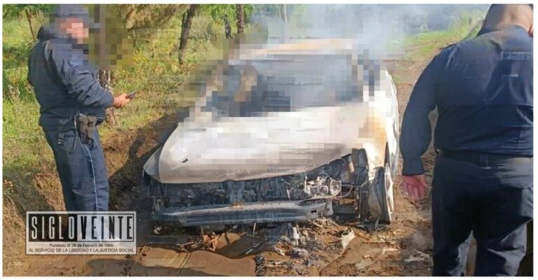 Localizan en Uruapan a vehículo incendiado con dos personas calcinadas en su interior