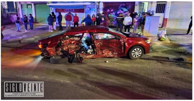 Choque de una Explorer y un Virtus en Zitácuaro deja una mujer fallecida y dos hombres heridos