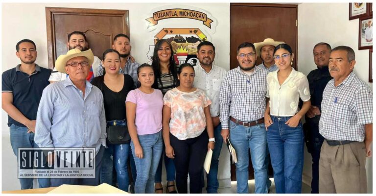 Fernando Ocampo designa nuevos funcionarios municipales para la administración 2024-2027 de Tuzantla