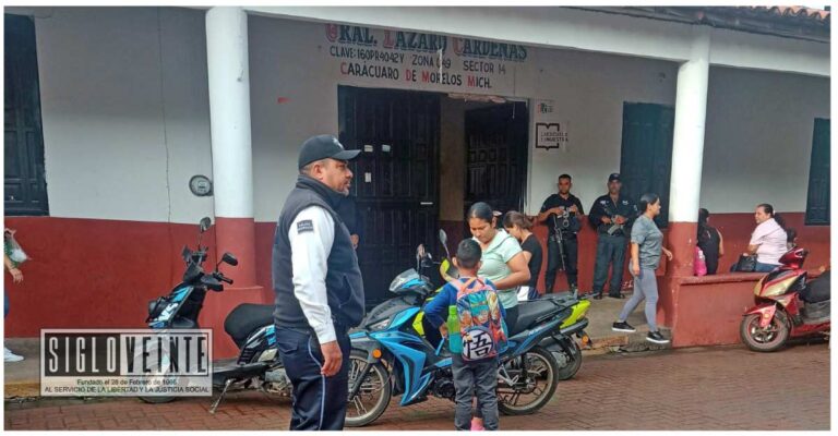 Implementan operativo Escuela Segura en Carácuaro para garantizar la seguridad vial de estudiantes y familias