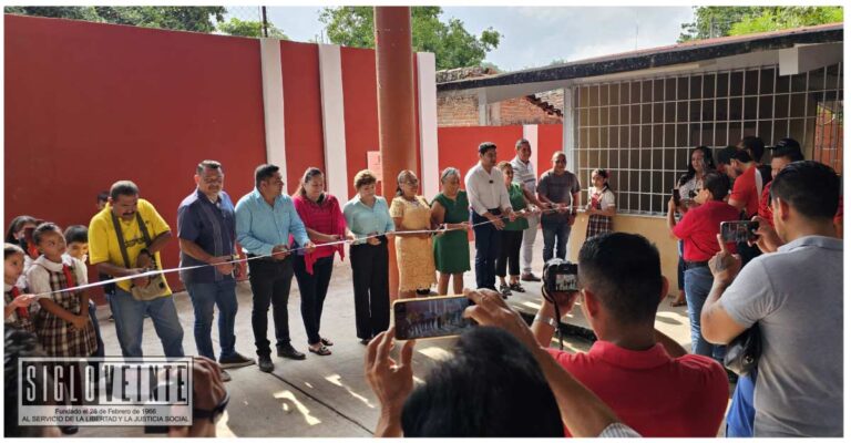 Inaugura alcalde de Huetamo la rehabilitación de la barda perimetral de la Escuela Primaria Hermenegildo Galeana