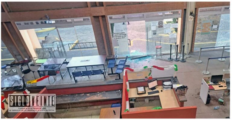 Sujeto dispara en el interior de las oficinas del Registro Público de la Propiedad en Morelia