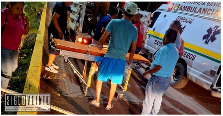 Choque de dos motos en Buenavista Tomatlán deja tres heridos, entre ellos dos maestros de primaria