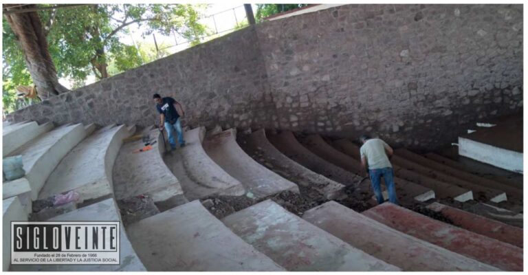 Continúan las labores de limpieza en espacios públicos de Zirándaro